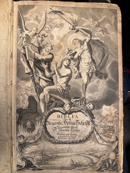 <b>Ittig [Ed.], Thomas und Martin [Übers.] Luther.</b><br />Biblia, Das ist Die gantze Heilige Schrifft, Alten und Neuen Testaments : Teutsch übersetzet von Martin Luther ; Mit dem Anhang des dritten und vierdten Buchs Esrä, und dritten derer Maccabäer, Nebst Vierhundert in Holtz geschnittene eingedruckte Figuren ... So ist auch diese Edition mit nöthigen Summarien und nützlicher Erklärung jedes Capitels, ordentlicher Anweisung zu Sonn- und Fest-tägigem Gebrauch, auch durchgehends mit sehr vielen Mariginal-Concordantien vermehret; Mit Approbation der hochlöbl. Theologischen Facultät zu Leipzig, und einer Vorrede Herrn D. Thomä Ittigs, Theol. P. P. und Supperintend.