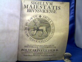 <b>Braunschweig.</b><br />Origo ducum Brunsvicensium. Sammelband mit insgesamt 9 Abhandlungen, 6 davon betreffen Braunschweig. Mit u.a. einer altkolorierten Uniformtafel von Herzog von Braunschweig-Oels.