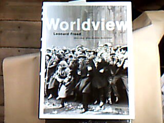 <b>Ewing (Hrsg.), William A., Nathalie Herschdorfer und Wim van Sinderen.</b><br />Worldview. Leonard Freed. [on the occasion of the Exhibition Leonard Freed: Worldview, organized by the Musée de l`Elysée, Lausanne, in collaboration with Magnum Photos, Paris and the Fotomuseum Den Haag.