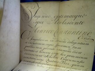 <b>Frontius, Sextus Julius F.</b><br />Libri quatuor strategematicon. Cum notis integris Fr. Modii, G. Stewechii, P. Scriverii et S. Tennullii ... Curante Fr. Oudendorpio, qui et suas adnotiationes, variasque mss. lectiones adjectit. Ed. altera, multo auctior et emendatior.