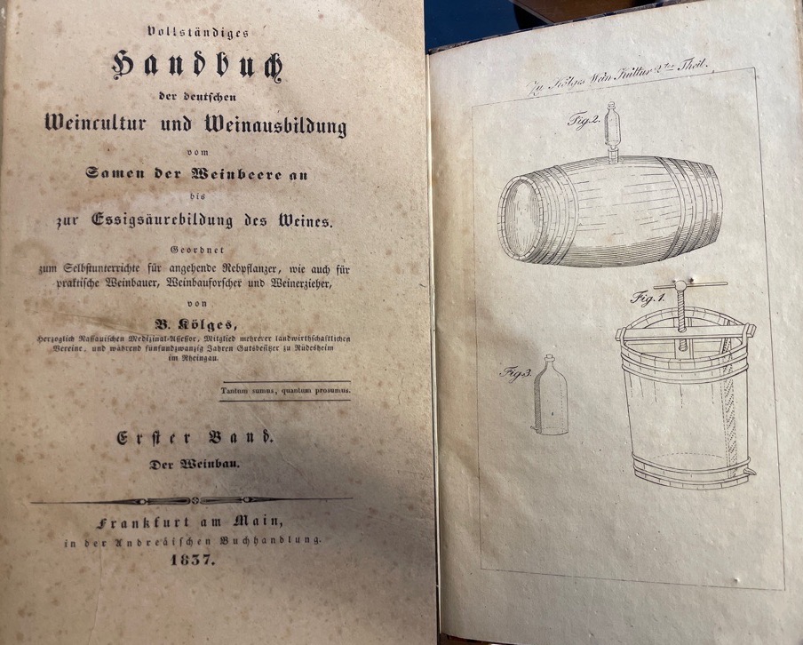 <p class="headtitle">Kölges Weincultur</p><b>Kölges, B(enedikt).</b><br />Vollständiges Handbuch der deutschen Weincultur und Weinausbildung vom Samen der Weinbeere an bis zur Essigsäurebildung des Weines: geordnet zum Selbstunterrichte für angehende Rebpflanzer, wie auch für praktische Weinbauer, Weinbauforscher und Weinerzieher von B. Koelges.