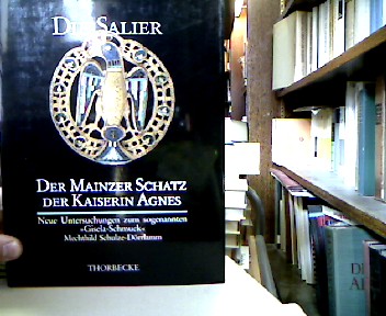 <b>Schulze-Dörrlamm, Mechthild.</b><br />Der Mainzer Schatz der Kaiserin Agnes aus dem mittleren 11. Jahrhundert : neue Untersuchungen zum sogenannten "Gisela-Schmuck".